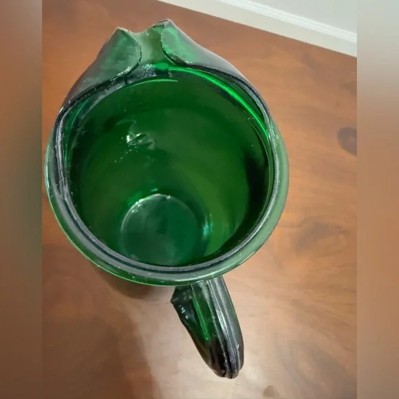 Vintage mid century Emerald Green 8" Glass Pitcher - Picture 4 of 8